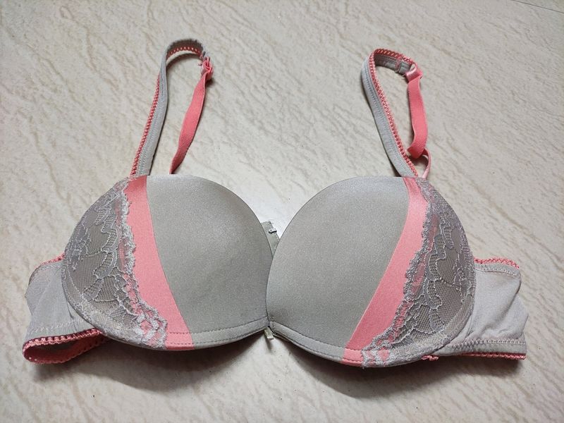 Unused New Bra 32B