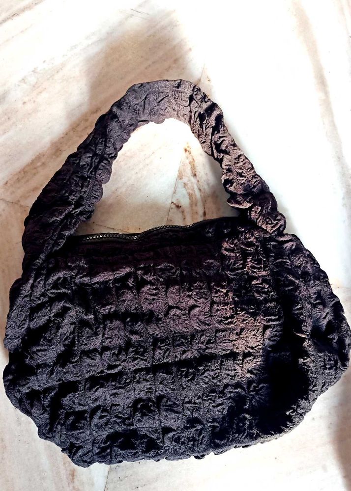 Textured Handbag🖤🆕
