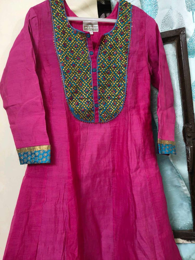 Elegant Pink Embroidered Anarkali