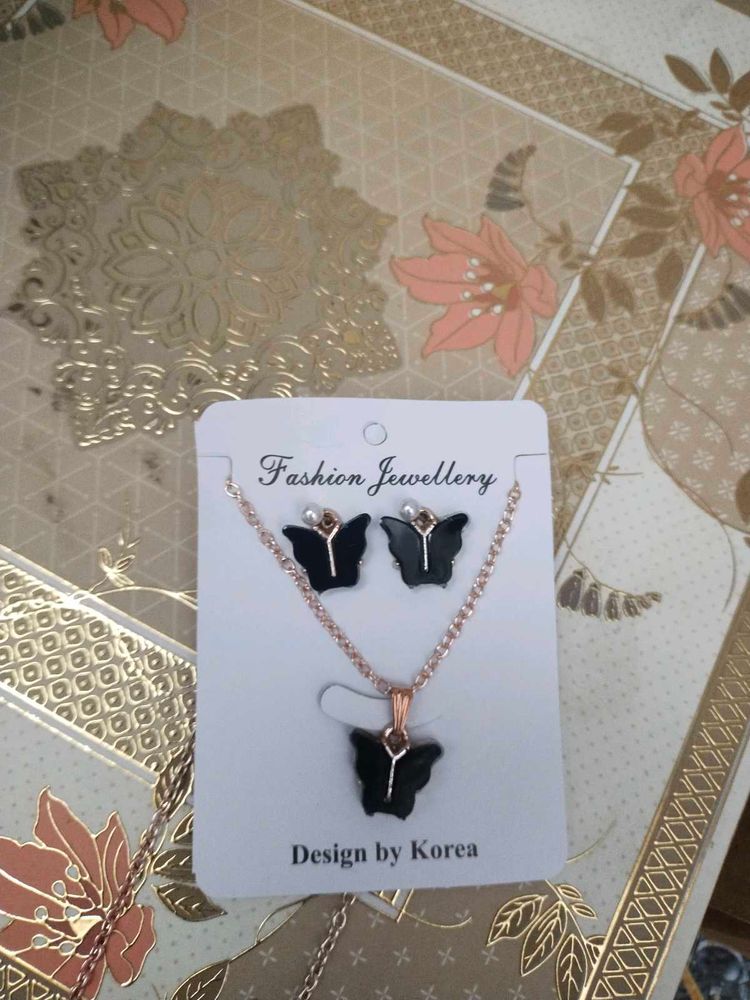 Butterfly Necklace &amp; Earring Set