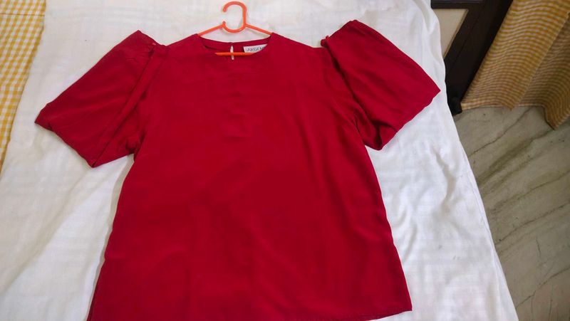 Elegant Red Top Bust 42