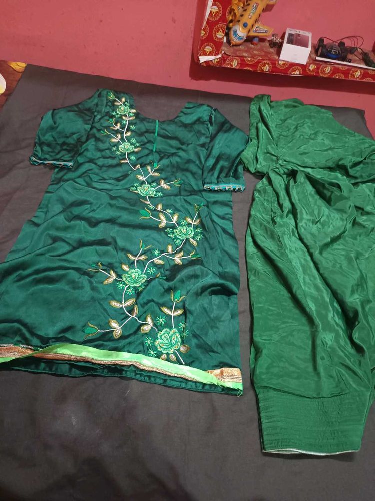 Combo Pack 3 Embroidered Kurta Set