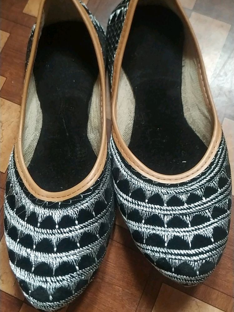 Beautiful Rajasthani Mojari 😍