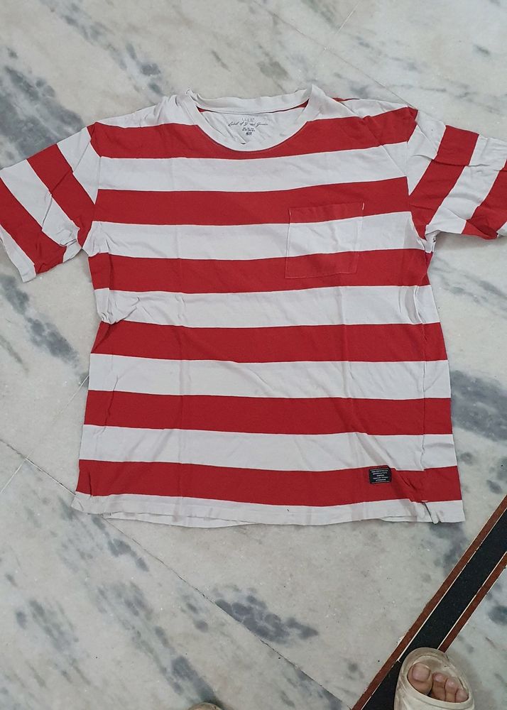 H&amp;M Red And White Lining T Shirt