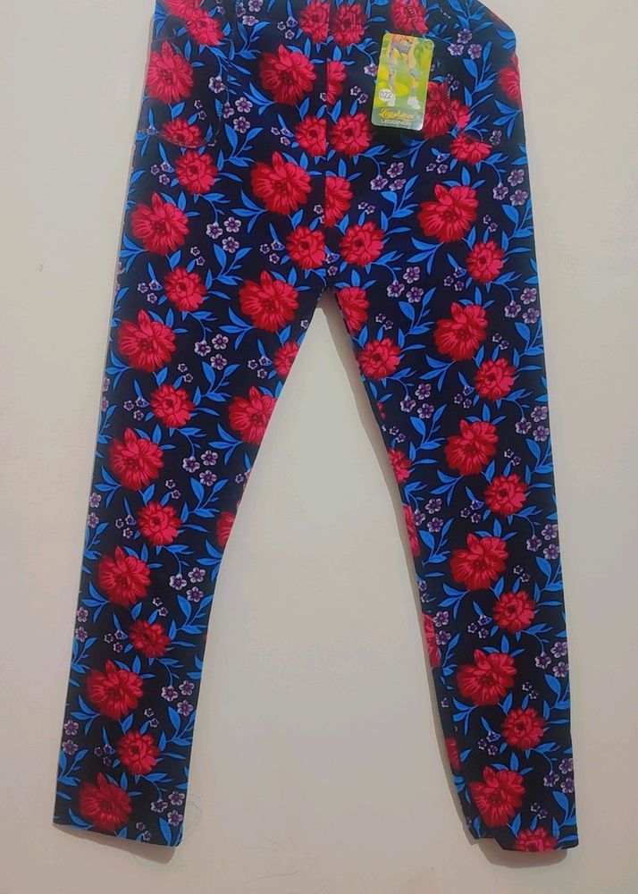 Navy Blue Color Pink Flower Printed Winter Legging