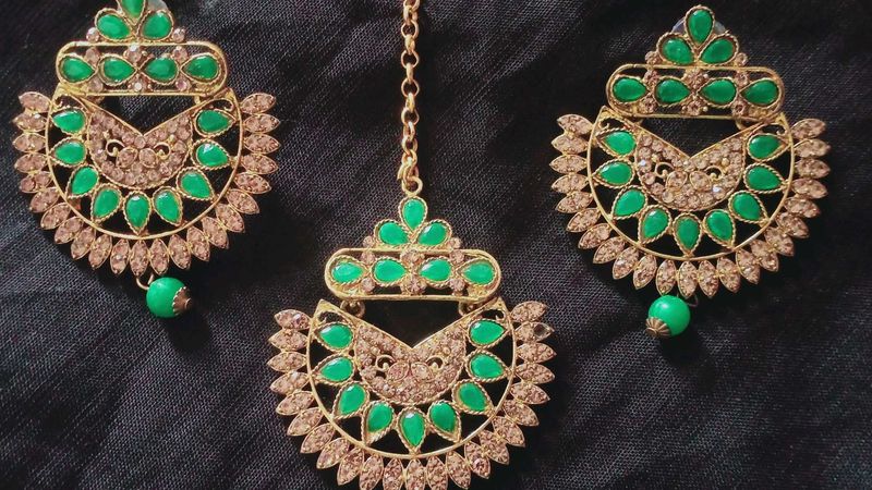 Earings And Mangtika
