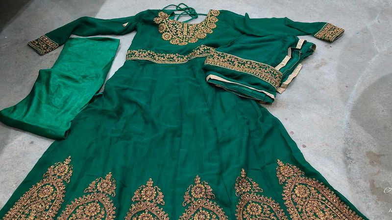Green &amp; Gold Embroidered Salwar Kameez
