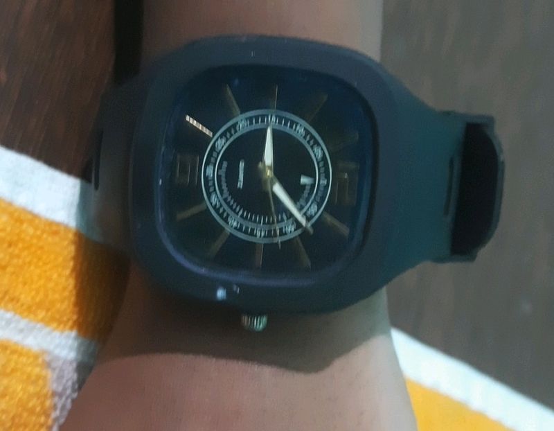 Not Working But Can Be Used By Changing Its Battery