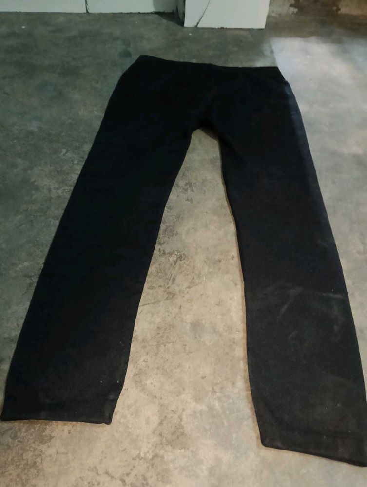 Black Trauser