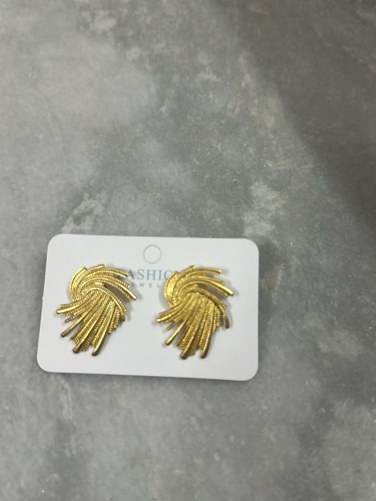 Gold Fashion Earrings