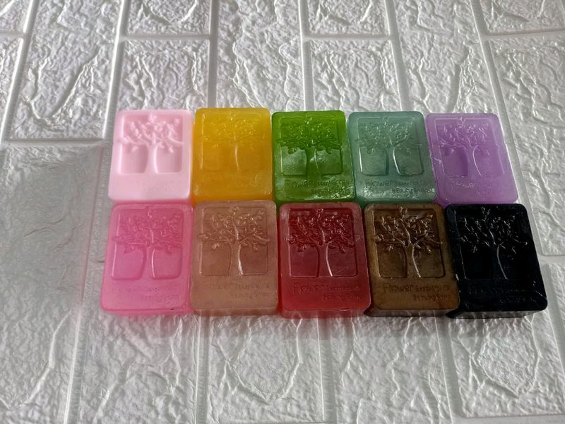 10 Organic Fruit Soaps @Rs500