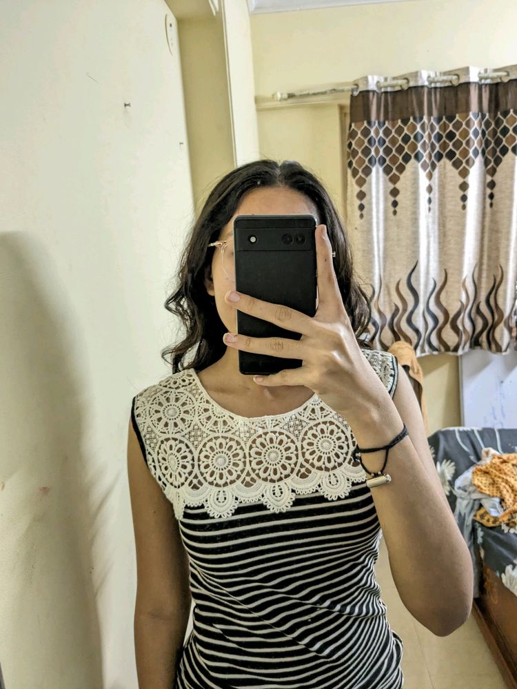 Sleeveless Half Net Top