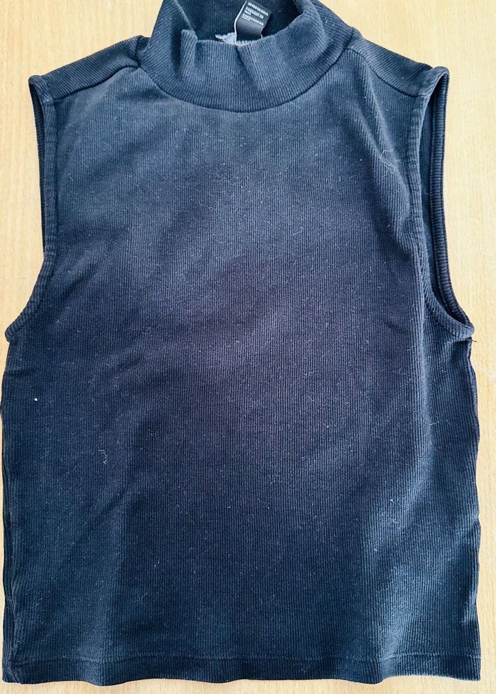 Black Sleeveless top