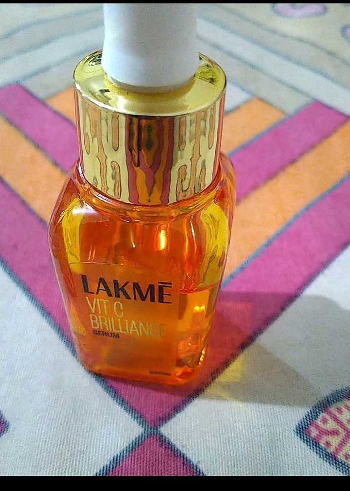 Lakme Vit C Brilliance Serum