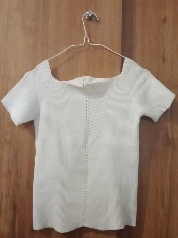 Chic White Ribbed Knit Crop Top