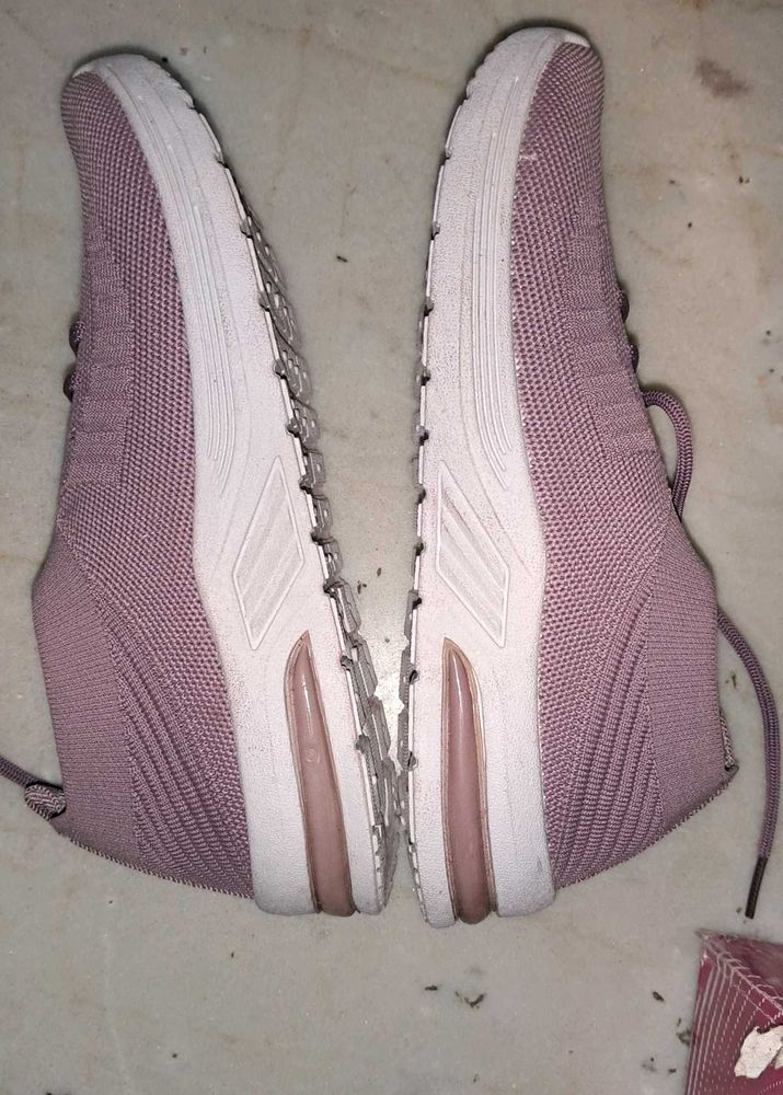 Comfortable Women&#39;s Sneakers