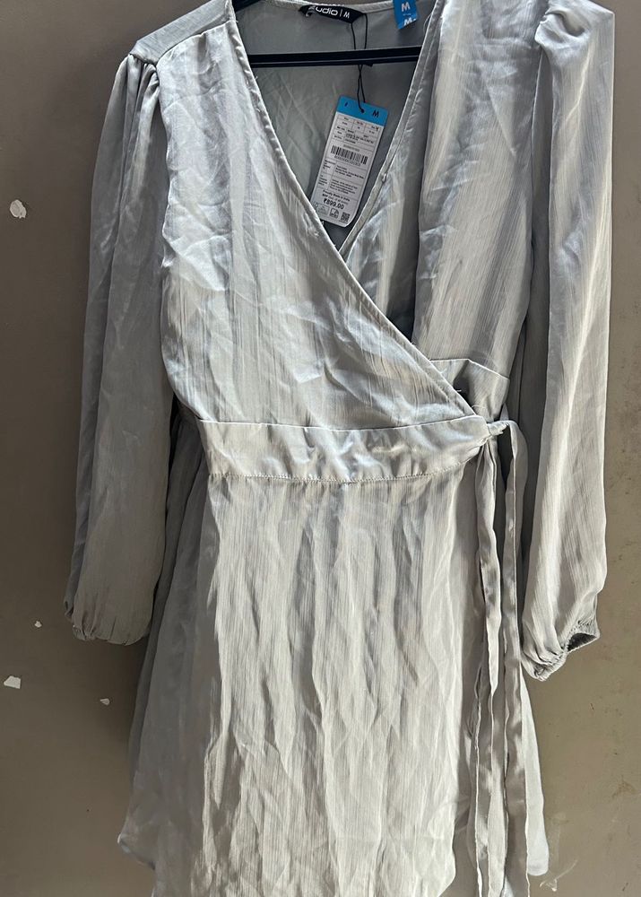 Chic Wrap Dress Size Medium