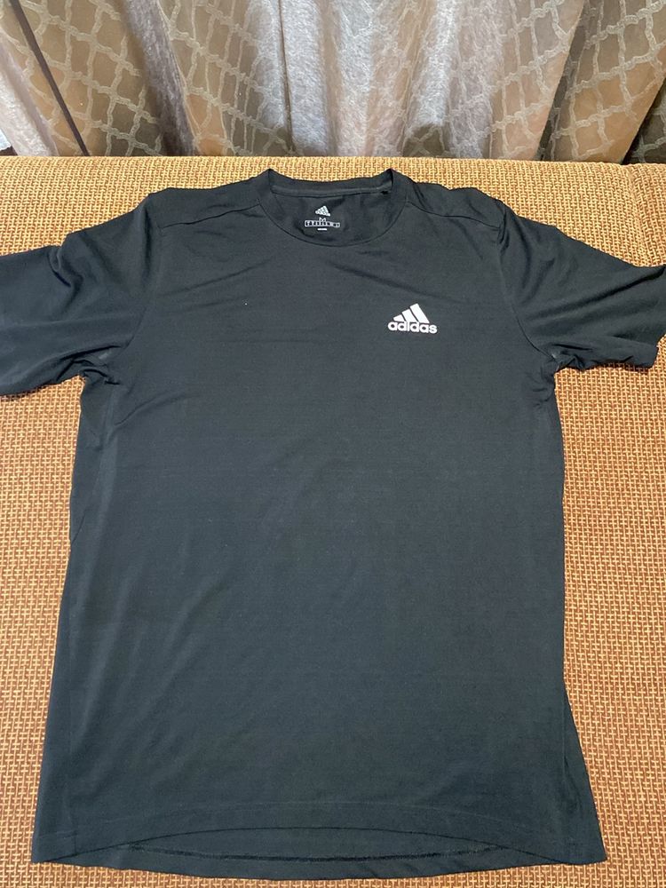 Adidas Oversized Training T-shirt (Size M)