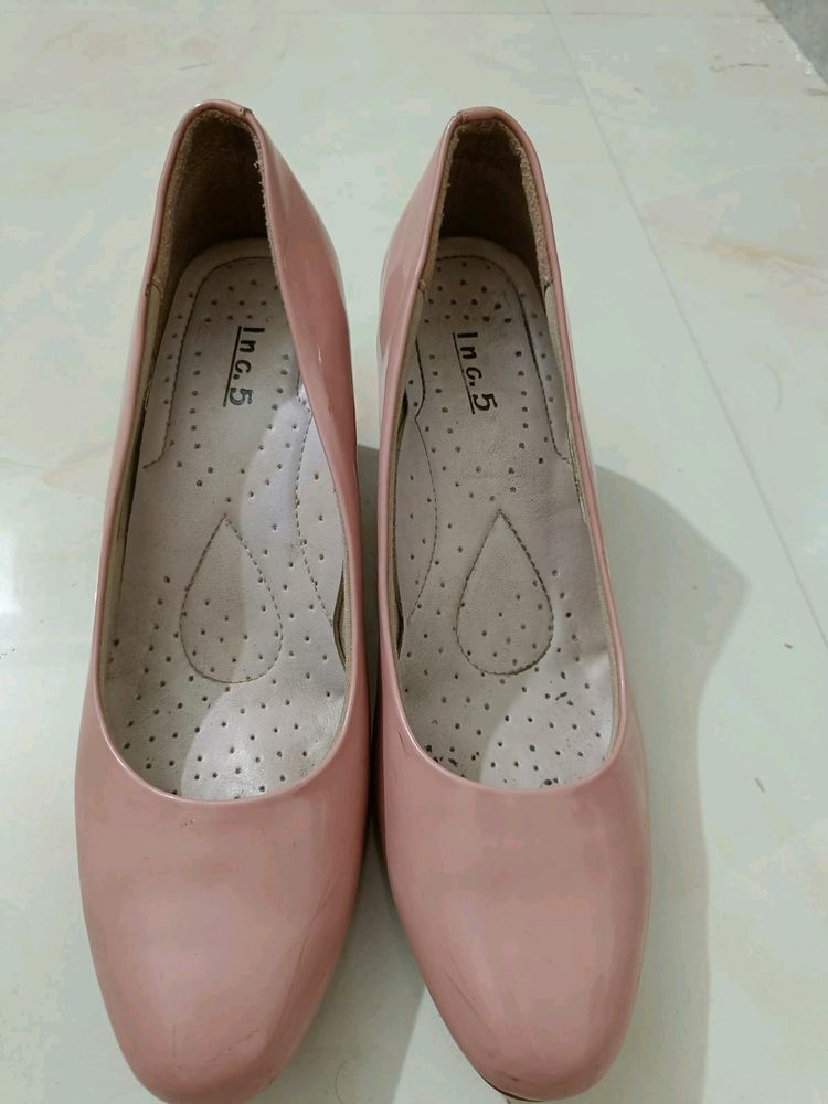Inc.5 Nude Pumps