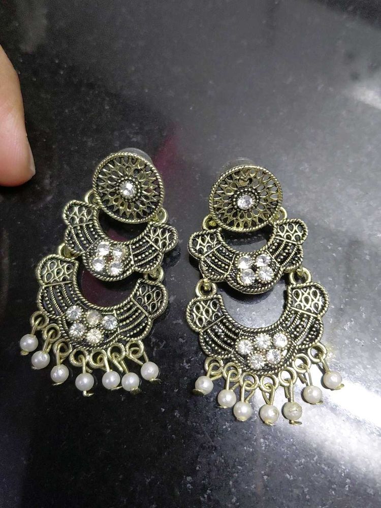 Elegant Drop Earrings ,old style, with pretty whit