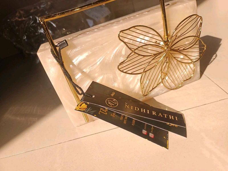 Nr By Nidhi Rathi Resin Box Clutch