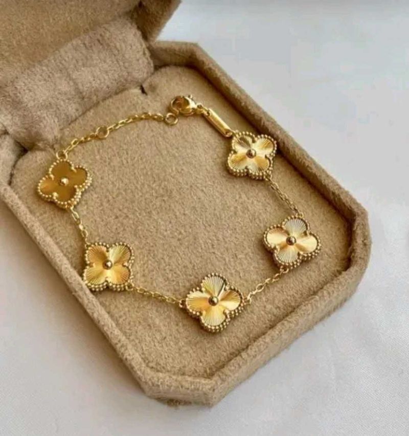 18k Gold Van Cleef Clover Bracelet Anti Tarnish