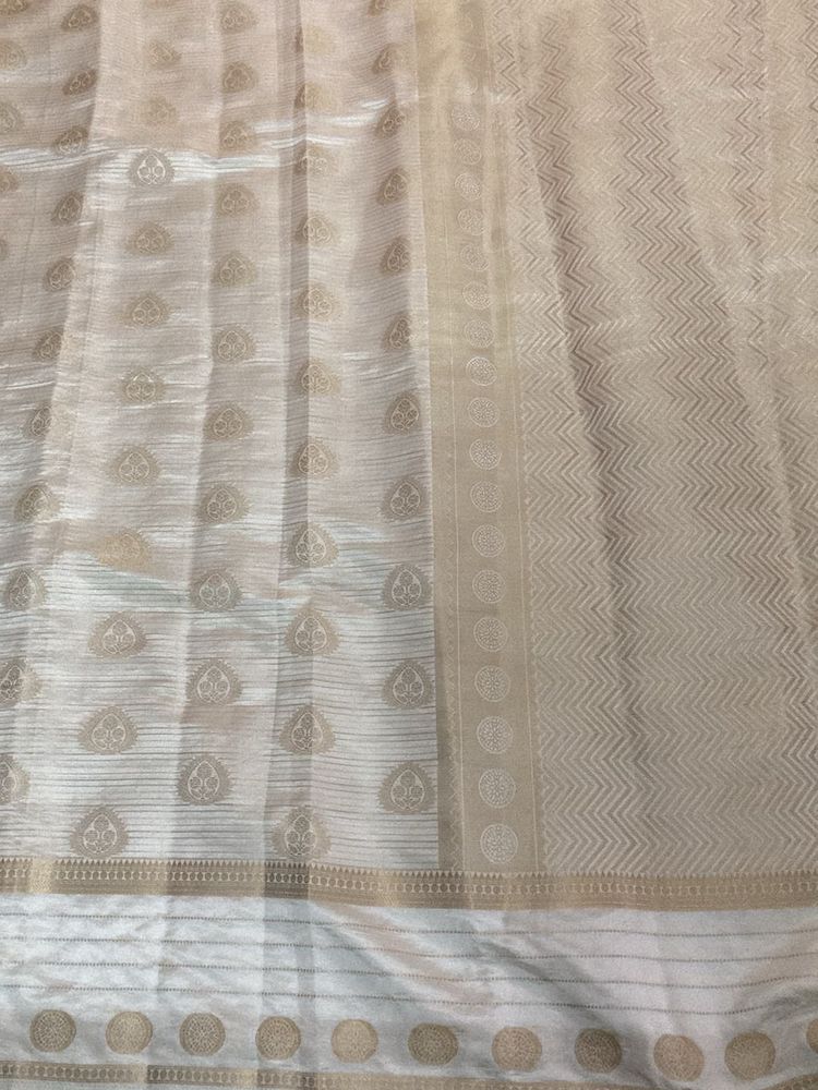 Off White Kerala Style Saree For Grabs