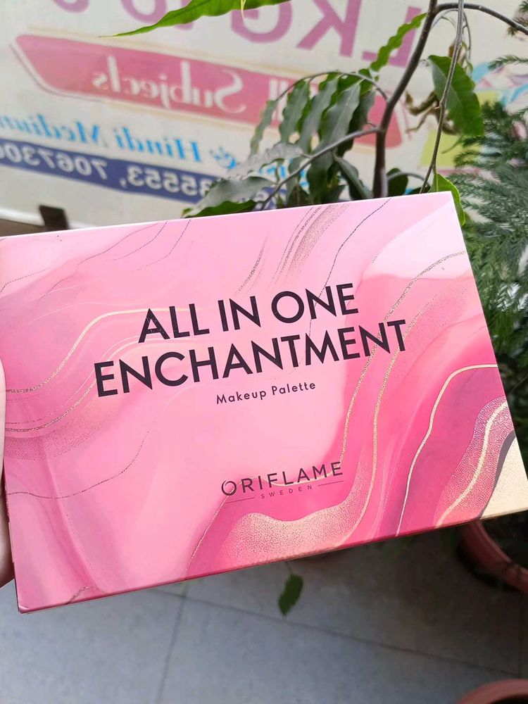 Oriflame All In One Palette
