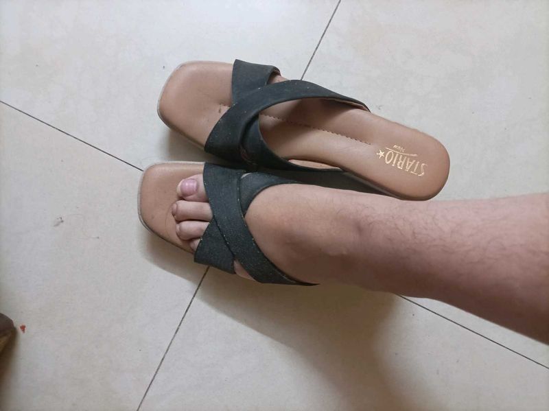 Stario Crisscross Sandals