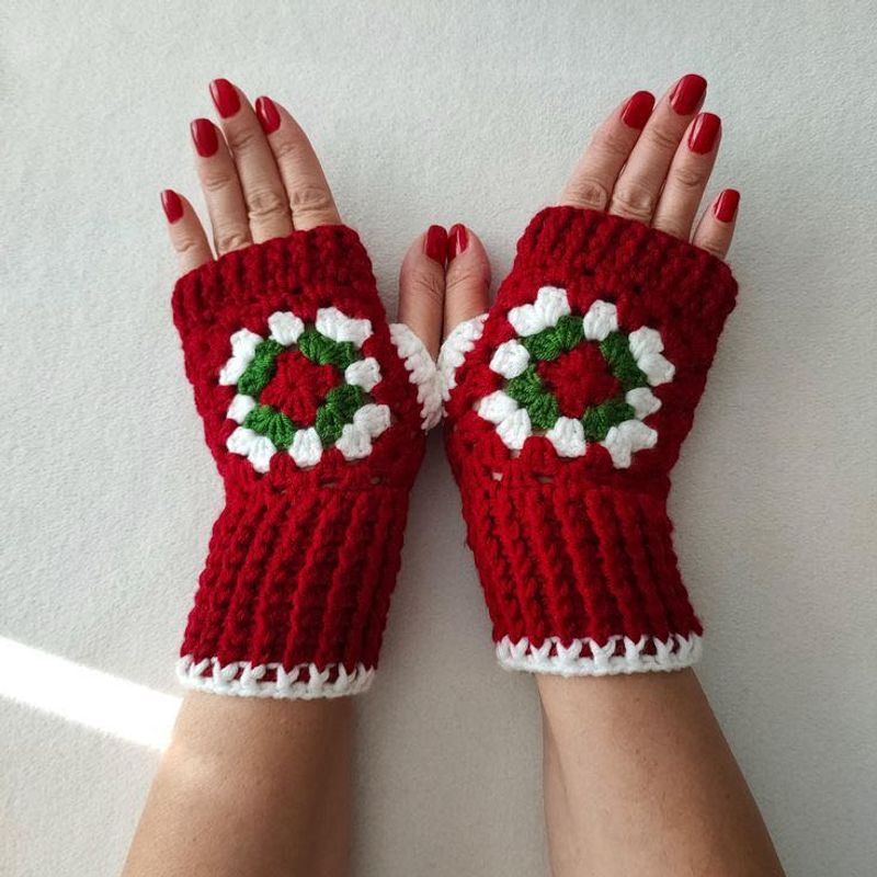 Crochet Holiday Fingerless Gloves