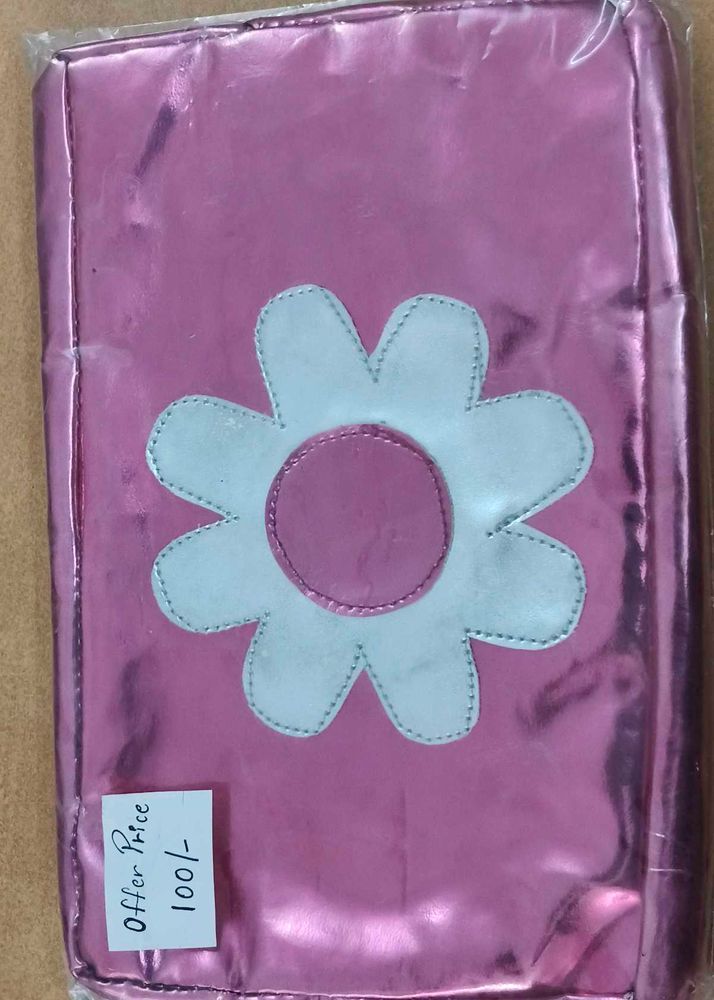 Magenta A Magnetic Colour Pouch