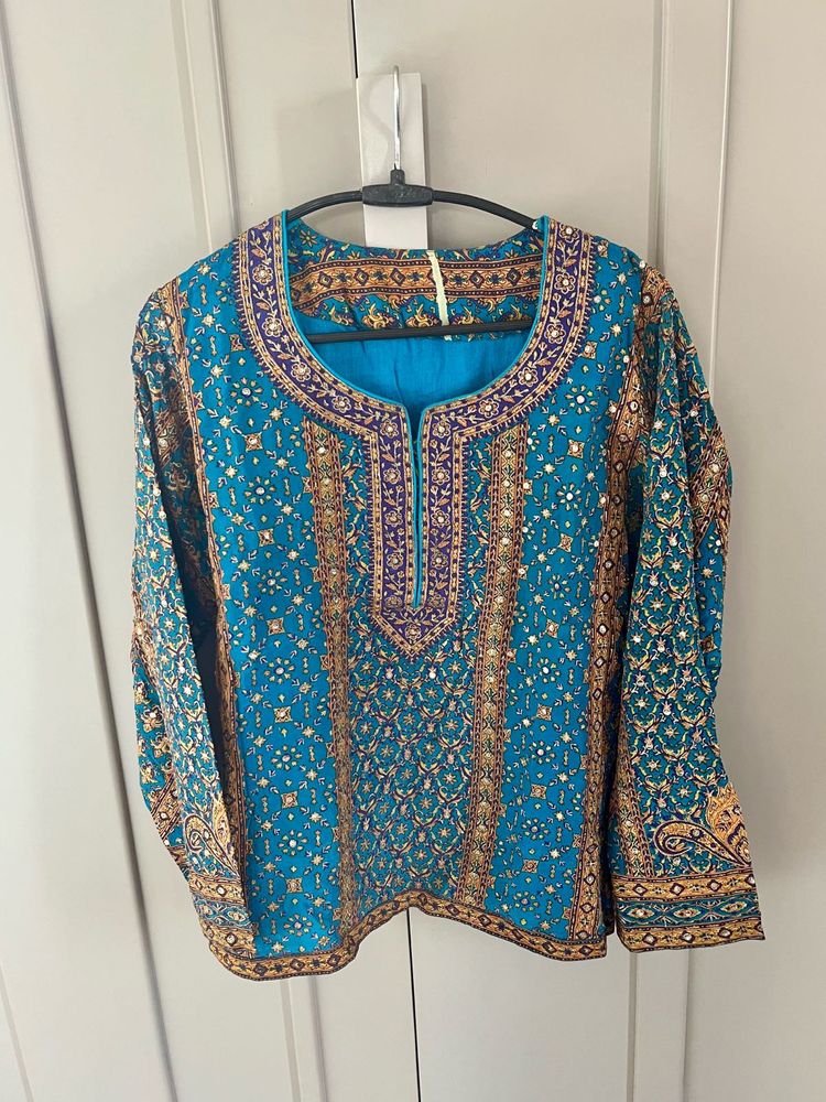 Pure Crape, Aari Embroidered Top