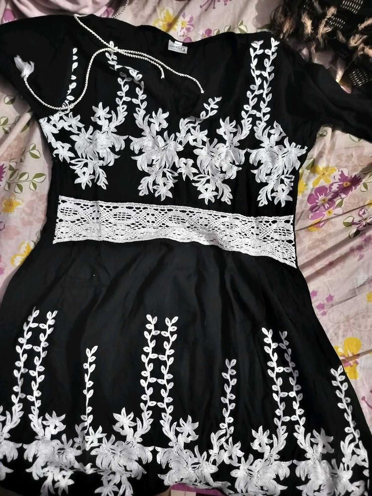 Women Black Ravishing al New kurti - Amazing Desig
