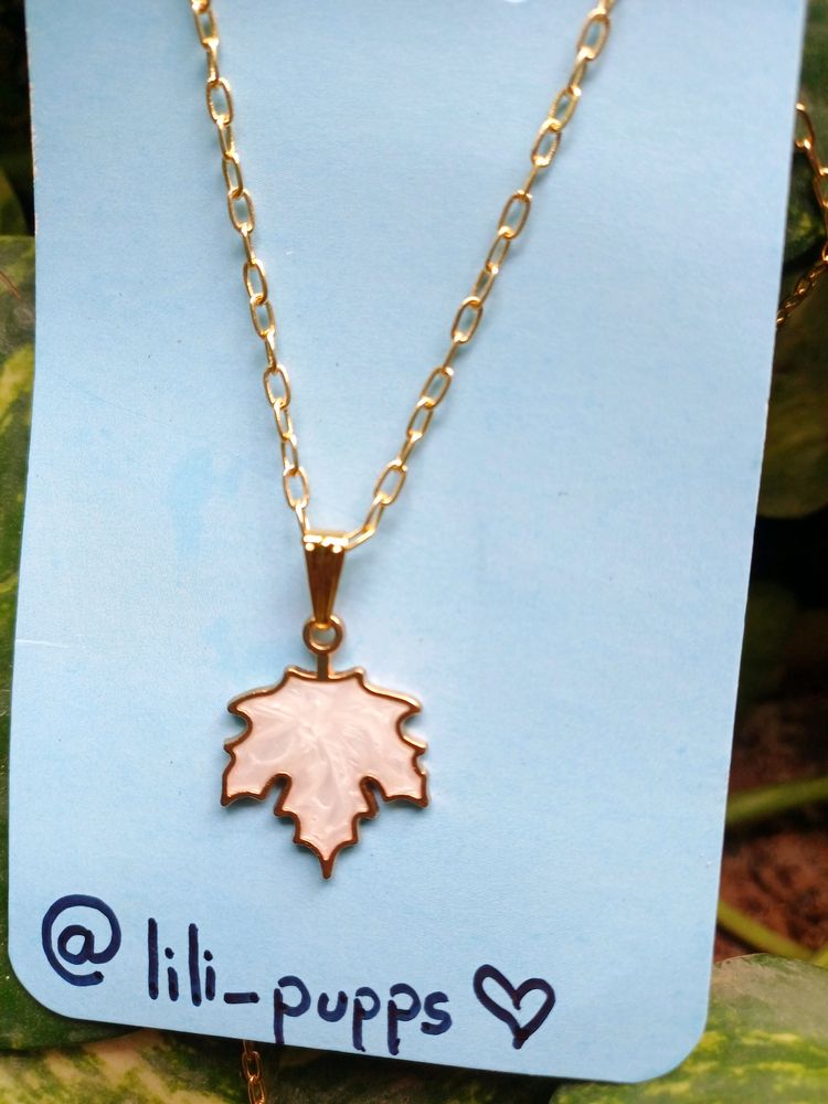 Aesthetic White Leaf Necklace 🍃 ✨️