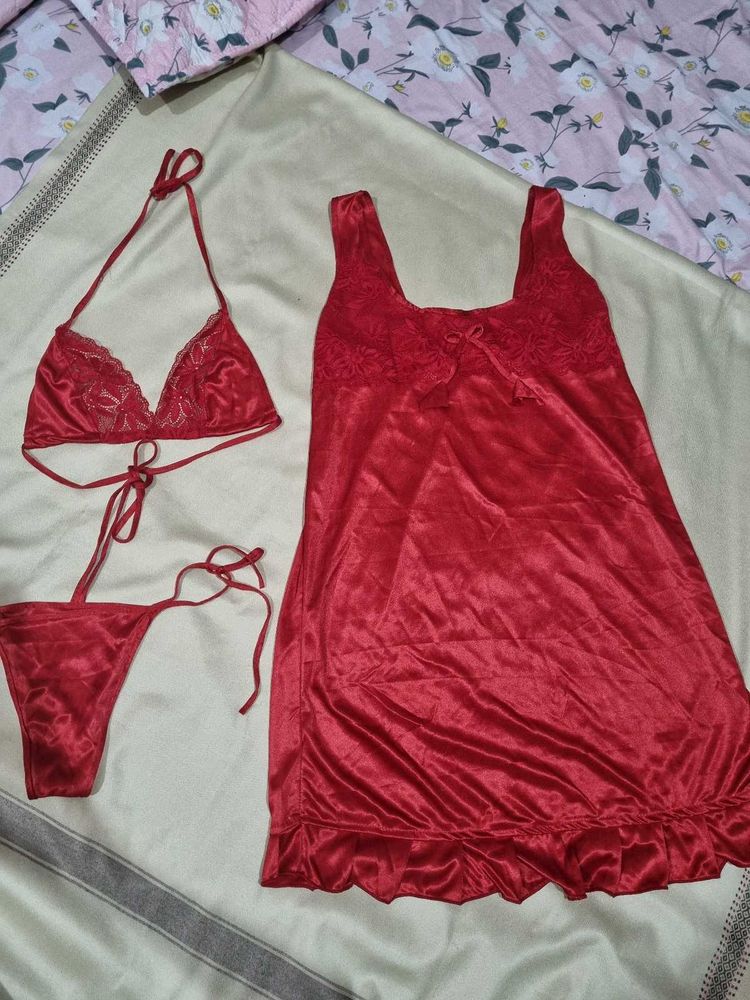 Gorgeous Red 3 Piece Net Nighty Women
