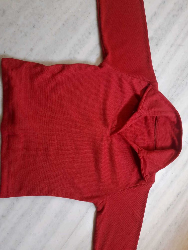 RED COLLAR TOP