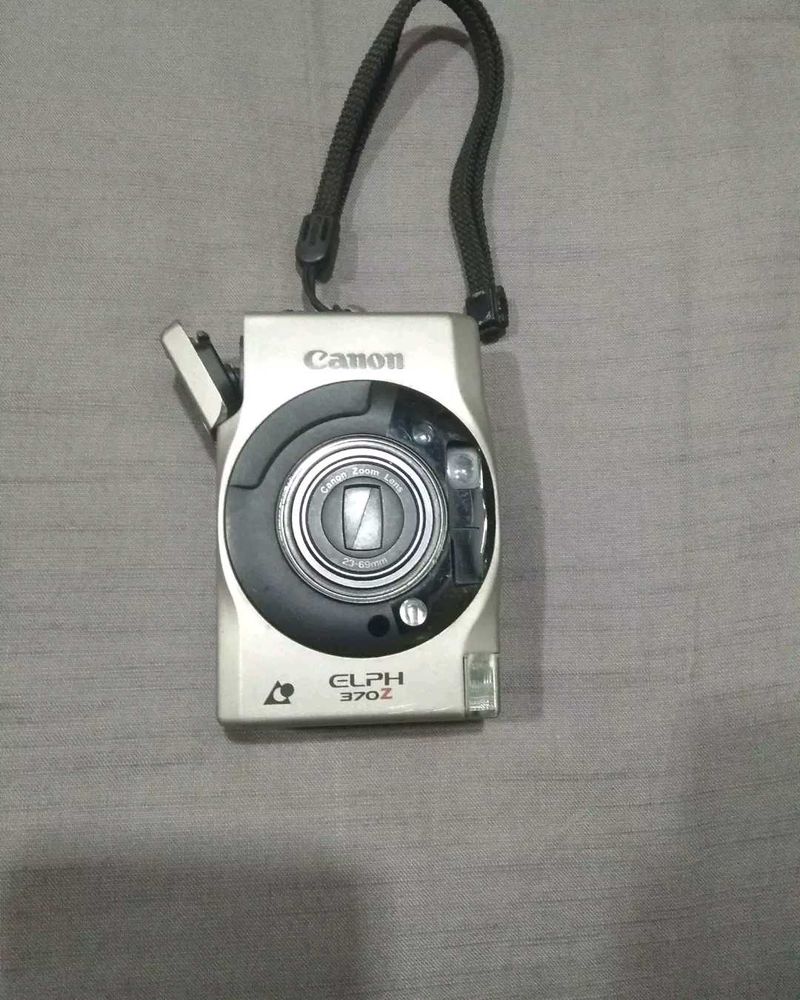 1998 Antique Vintage Canon ELPH 370Z APS Camera.