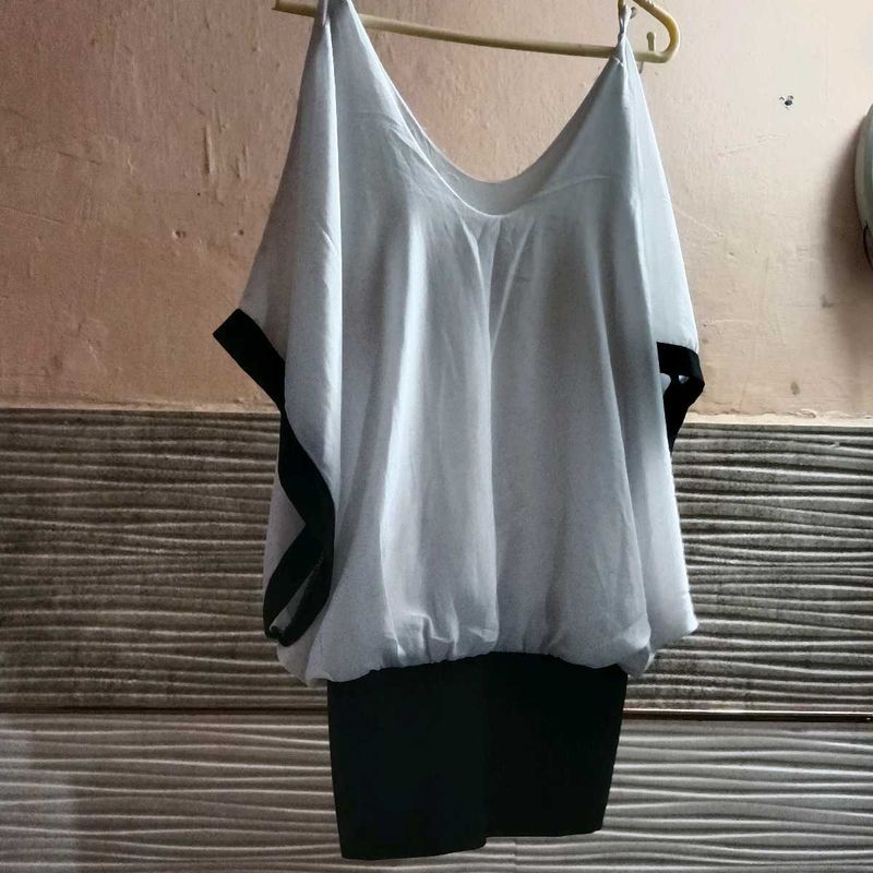 2000s Batwing Top
