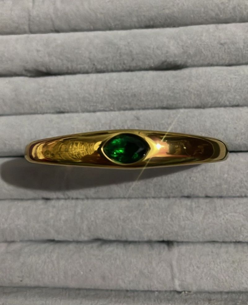 Emerald Stone Bracelet