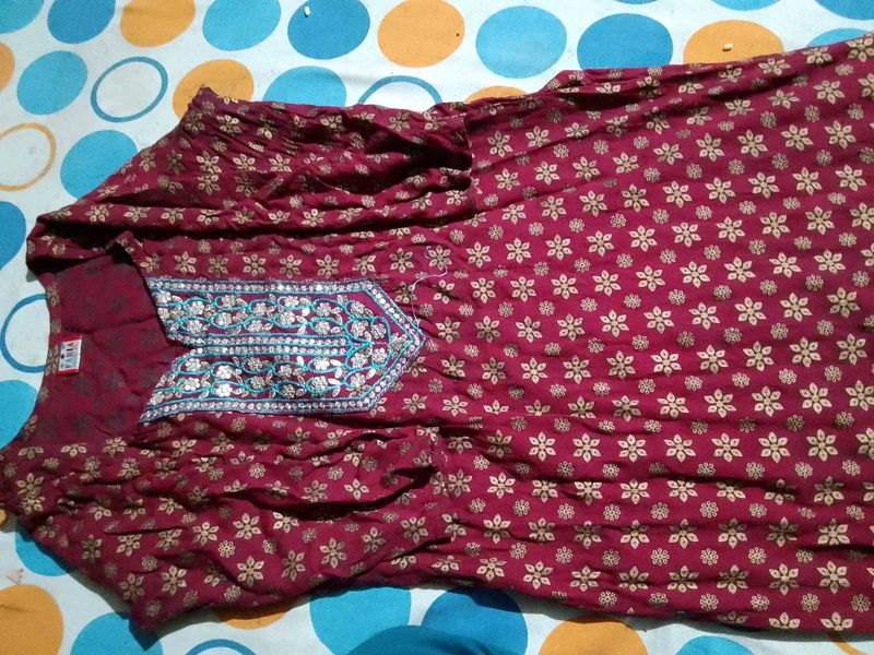 Floral Embroidered Kurta