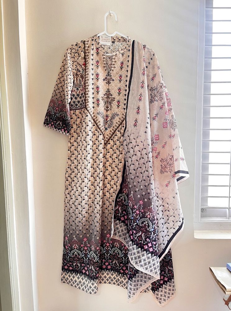 Floral Embroidered Kurti &amp; Dupatta Set Women