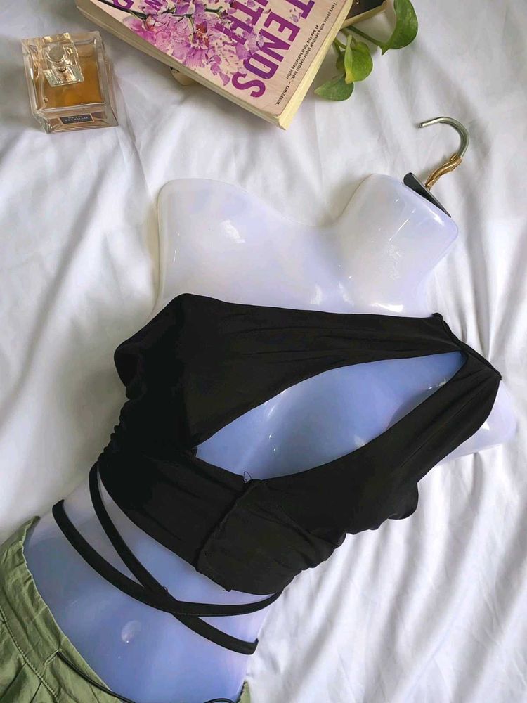 CUT OUT FITTED TOP