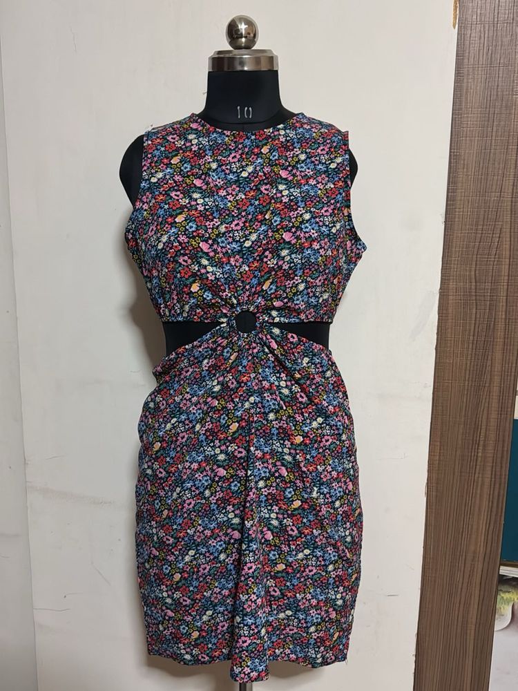 TOKYO TALKIES Floral Cutout Mini Dress 🌺🌼