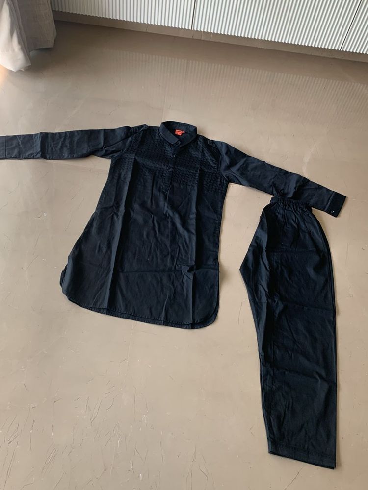 Fix priced Boy Age 8-10 Black Paths I