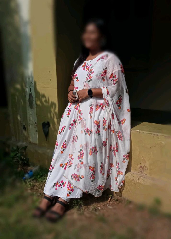 White Stunning Anarkali Kurti With Dupatta