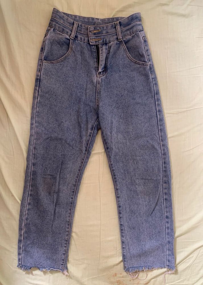 Frayed Hem Mom Jeans
