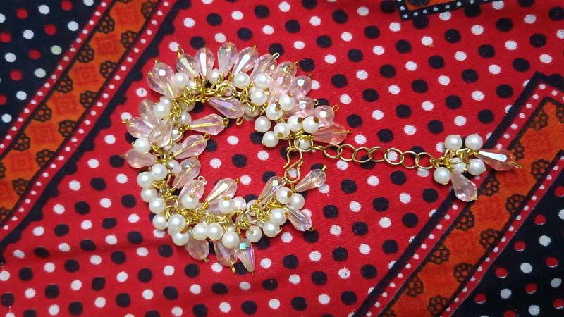 Elegant Pearl &amp; Crystal bracelet