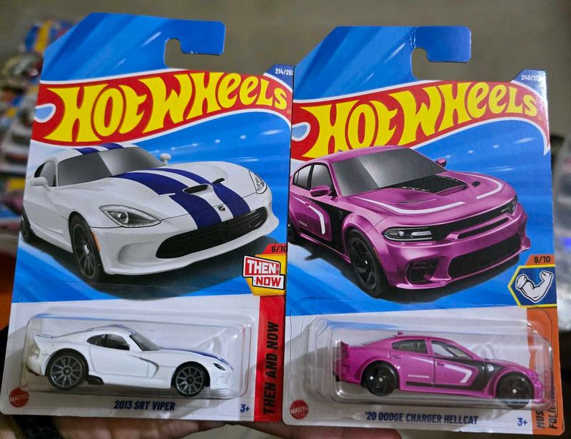 Hot Wheels SRT Viper &amp; Dodge Charger Hellcat