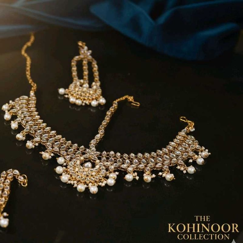 White Kundan bridal Mathapatti with Tikka