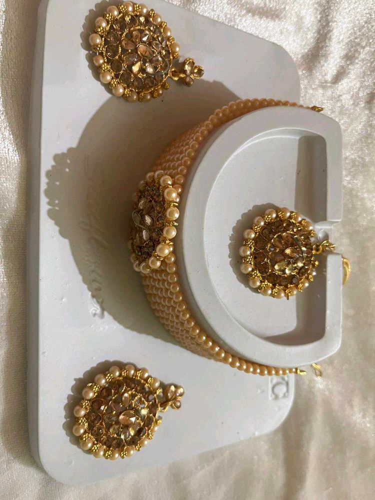 Elegant Gold Tone Jewelry Set